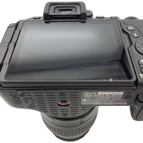 Nikon (ニコン) デジタル一眼レフカメラ D5500