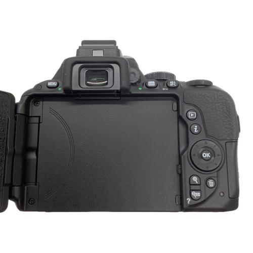 Nikon (ニコン) デジタル一眼レフカメラ D5500