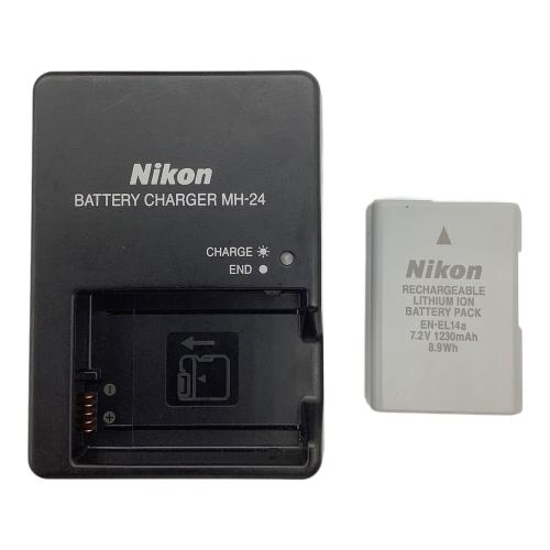 Nikon (ニコン) デジタル一眼レフカメラ D5500