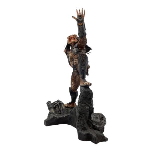 PALISADES TOYS プレデターレジンスタチュー フィギュア