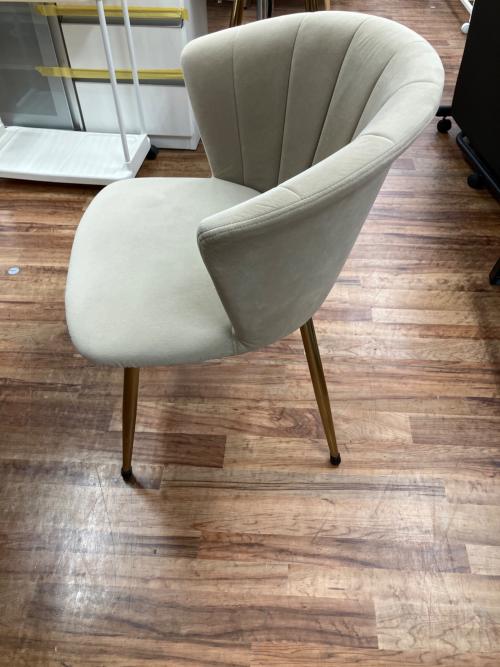 シェル型 ダイニングチェアー ベージュ