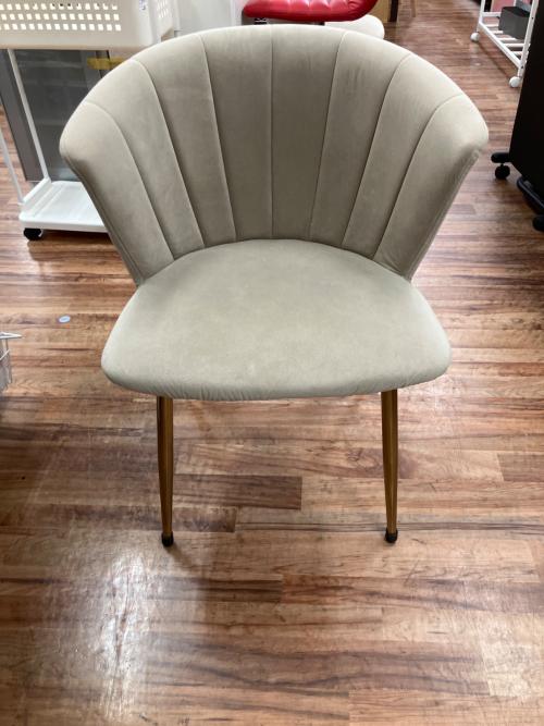 シェル型 ダイニングチェアー ベージュ