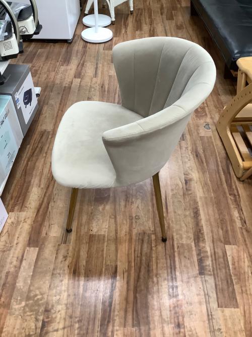 シェル型 ダイニングチェアー ベージュ