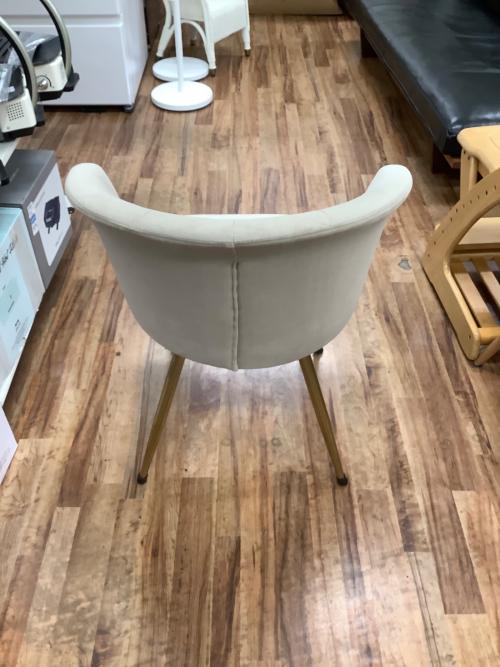 シェル型 ダイニングチェアー ベージュ