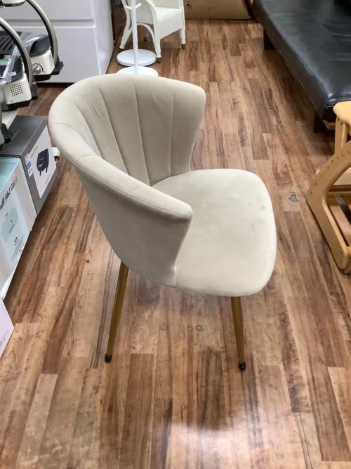 シェル型 ダイニングチェアー ベージュ