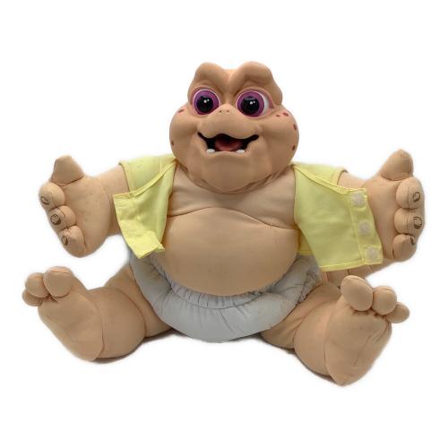 Hasbro（ハズブロ）　Disney　ダイナソーズ　しゃべるぬいぐるみボクちゃんベイビー