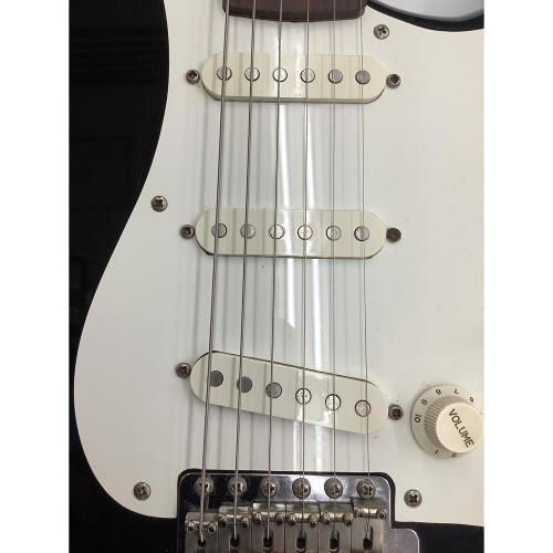 ストラトキャスタータイプ エレキギター