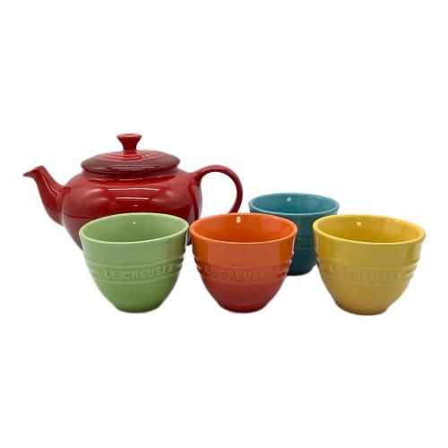 LE CREUSET (ルクルーゼ) SMALL TEAPOT AND SET OF 4 CUPS