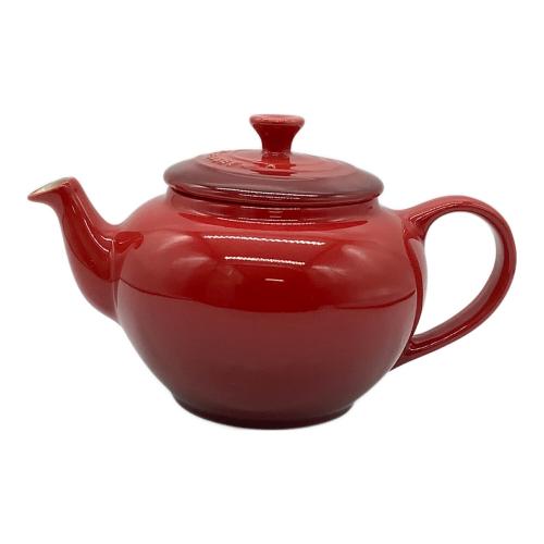 LE CREUSET (ルクルーゼ) SMALL TEAPOT AND SET OF 4 CUPS
