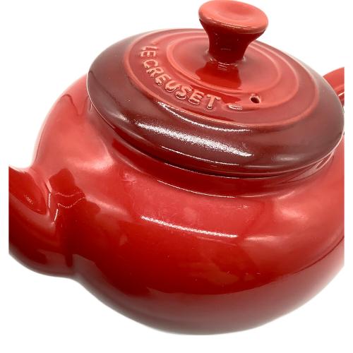LE CREUSET (ルクルーゼ) SMALL TEAPOT AND SET OF 4 CUPS