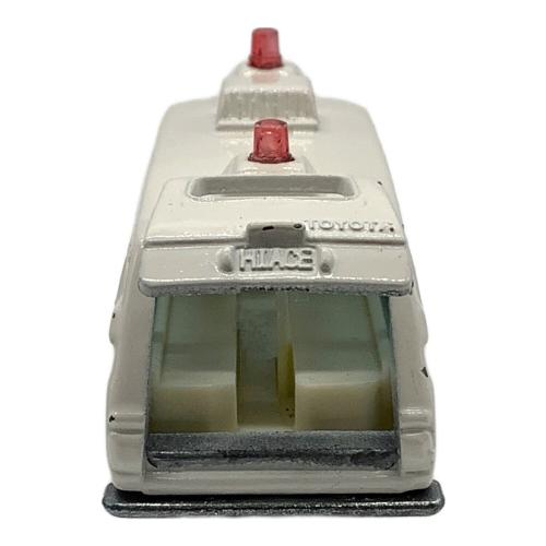 TOMY (トミー) ハイエース コミューター 救急車 トミカ 5657
