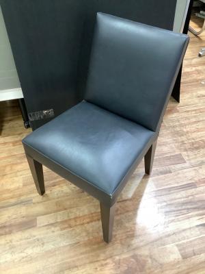 CASSINA IXC. (カッシーナ イクスシー) ダイニングチェアー DIVA @ PHILIPPE HUREL ブラック