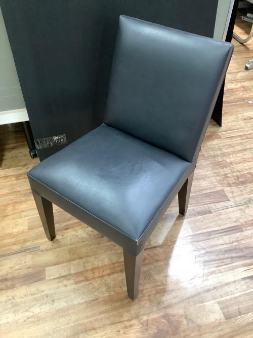 CASSINA IXC. (カッシーナ イクスシー) ダイニングチェアー DIVA @ PHILIPPE HUREL ブラック