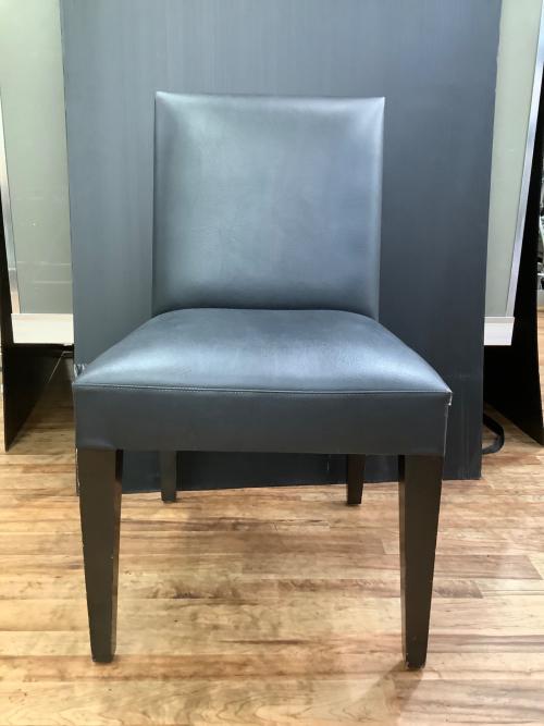 CASSINA IXC. (カッシーナ イクスシー) ダイニングチェアー DIVA @ PHILIPPE HUREL ブラック