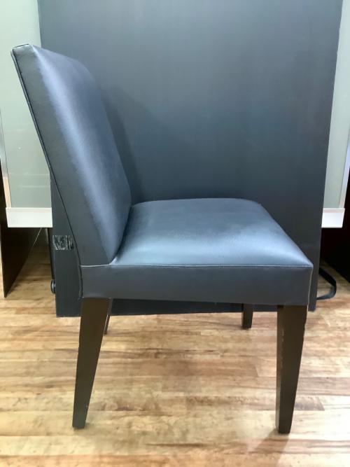 CASSINA IXC. (カッシーナ イクスシー) ダイニングチェアー DIVA @ PHILIPPE HUREL ブラック