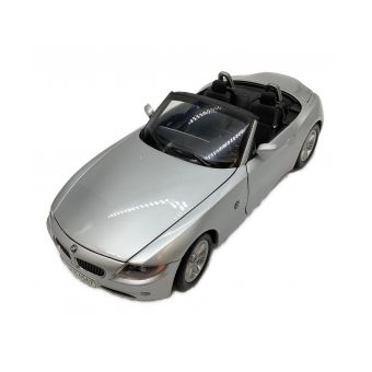 ミニカー 1/18 BMW  Z4 SPIDER