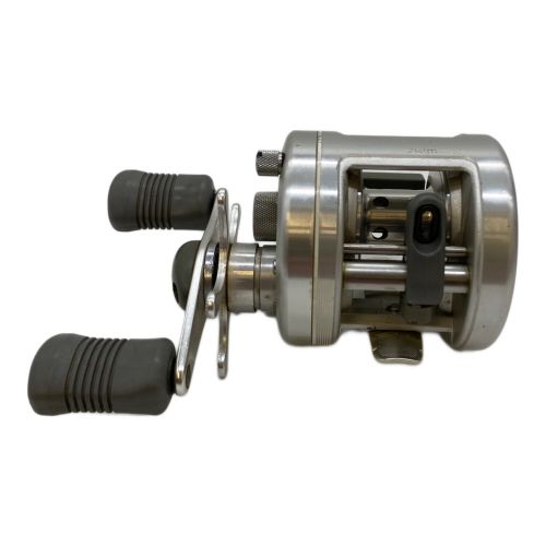 SHIMANO (シマノ) リール CALCUTTA200 ベイトリール