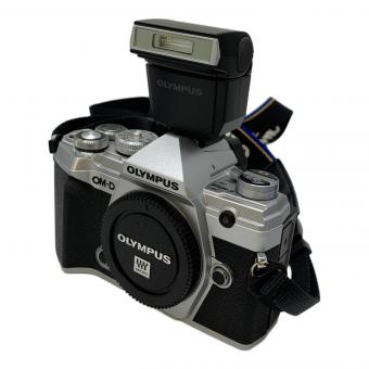 OLYMPUS (オリンパス) ミラーレス一眼カメラ E-M5 MarkⅢ 2177万画素(総画素) 専用電池 -