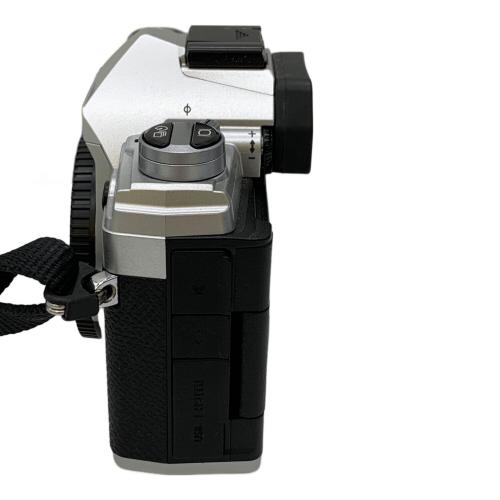 OLYMPUS (オリンパス) ミラーレス一眼カメラ E-M5 MarkⅢ 2177万画素(総画素) 専用電池 -