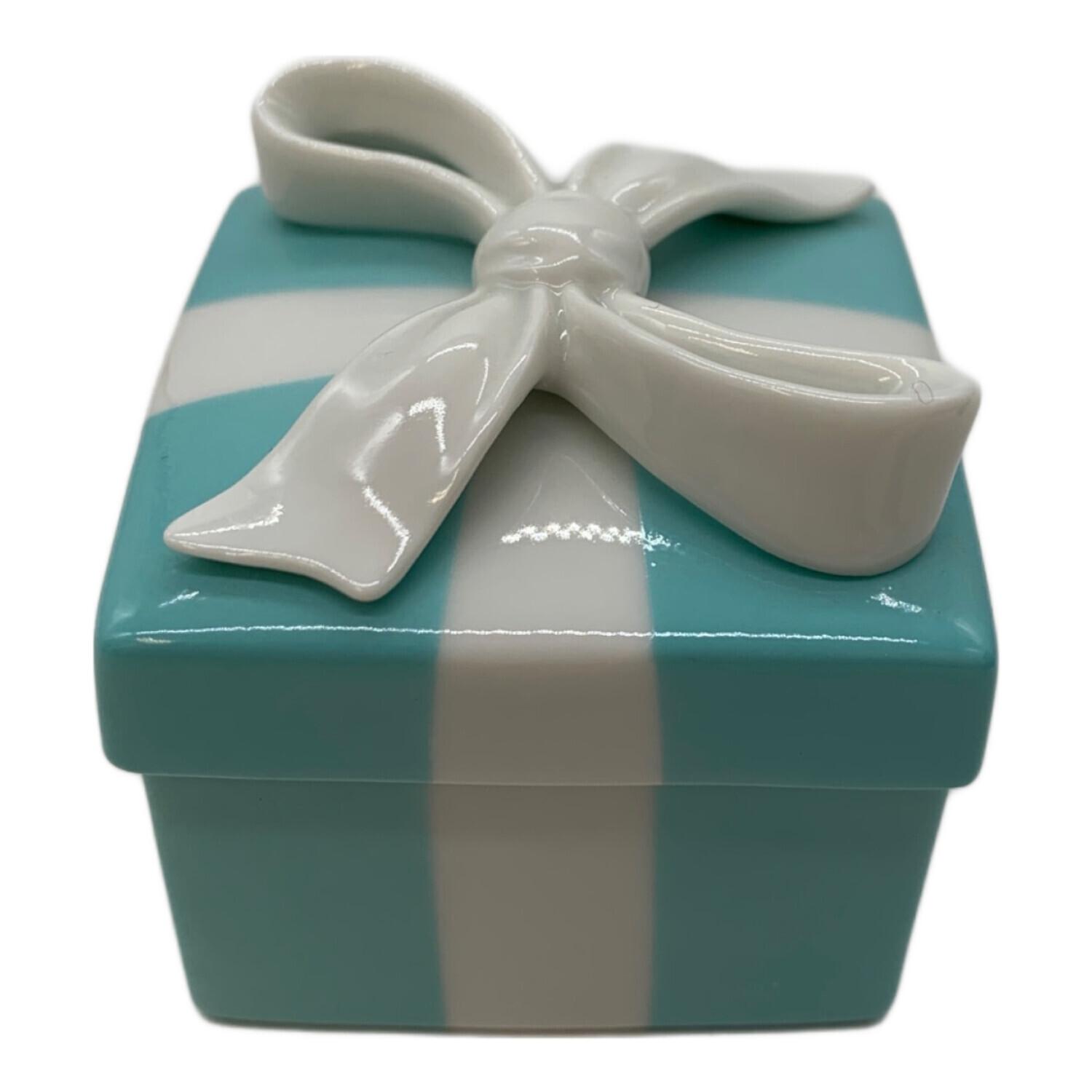 TIFFANY & Co. (ティファニー) ミニブルーボウボックス｜トレファクONLINE