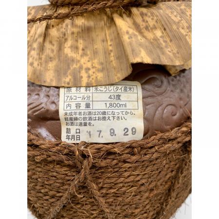 未開栓 琉球泡盛 久米島の久米仙 甕 箱・柄杓付5,400ml アルコール43% 未開栓 琉球泡盛 久米島の久米仙 甕 箱・柄杓付5,400ml アルコール