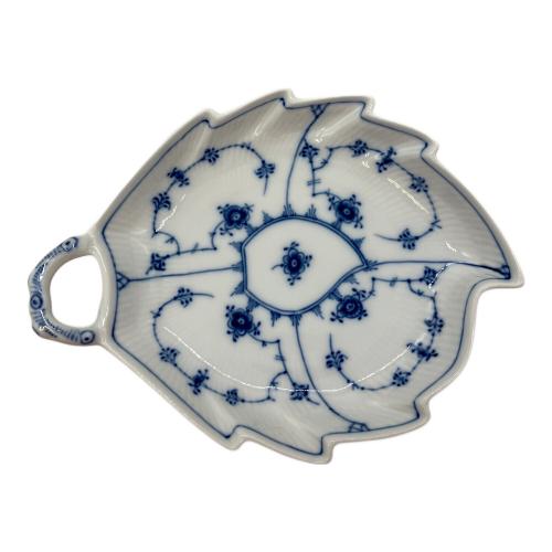 ROYAL COPENHAGEN (ロイヤル・コペンハーゲン) リーフプレート ブルーフルーテッド・ハーフレース