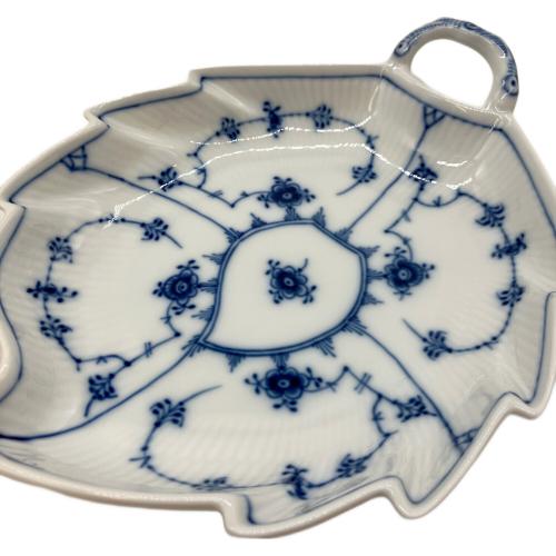 ROYAL COPENHAGEN (ロイヤル・コペンハーゲン) リーフプレート ブルーフルーテッド・ハーフレース