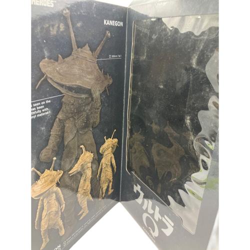 カネゴン ウルトラQ 背面割れ有 箱ダメージ有 REAL ACTION HEROES