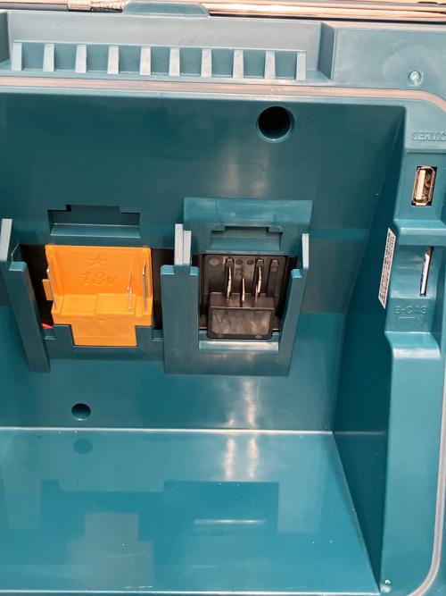 MAKITA (マキタ) 充電式ラジオ付きテレビ TV100