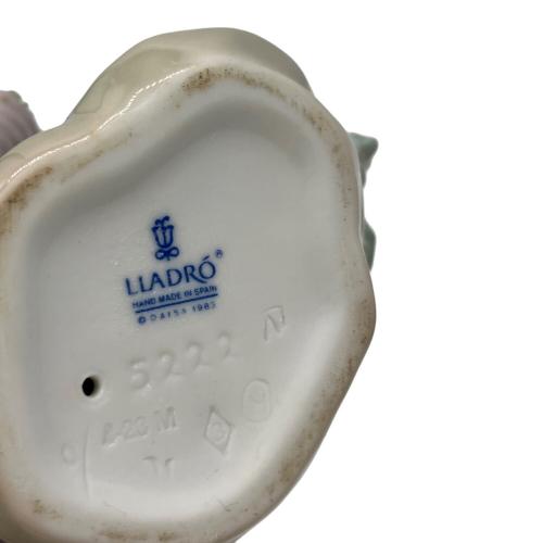 LLADRO (リヤドロ) フィギュリン きれいな花ばかり