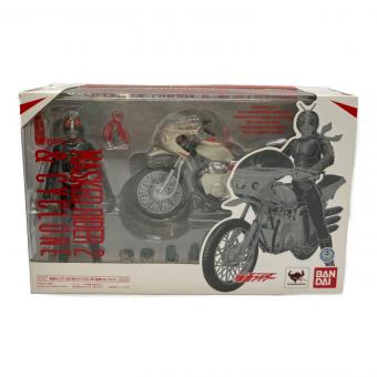 S.H.Figuarts (エスエイチフィギュアーツ) 仮面ライダー旧2号＆サイクロン号(改造ver.) フィギュア