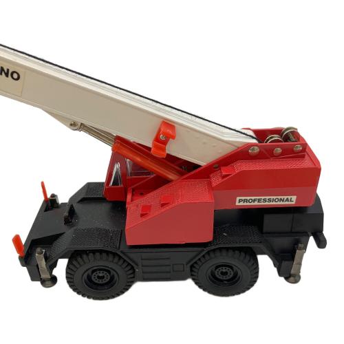 TADANO (タダノ) ROUGH TERRAIN 模型 ピン２本欠品