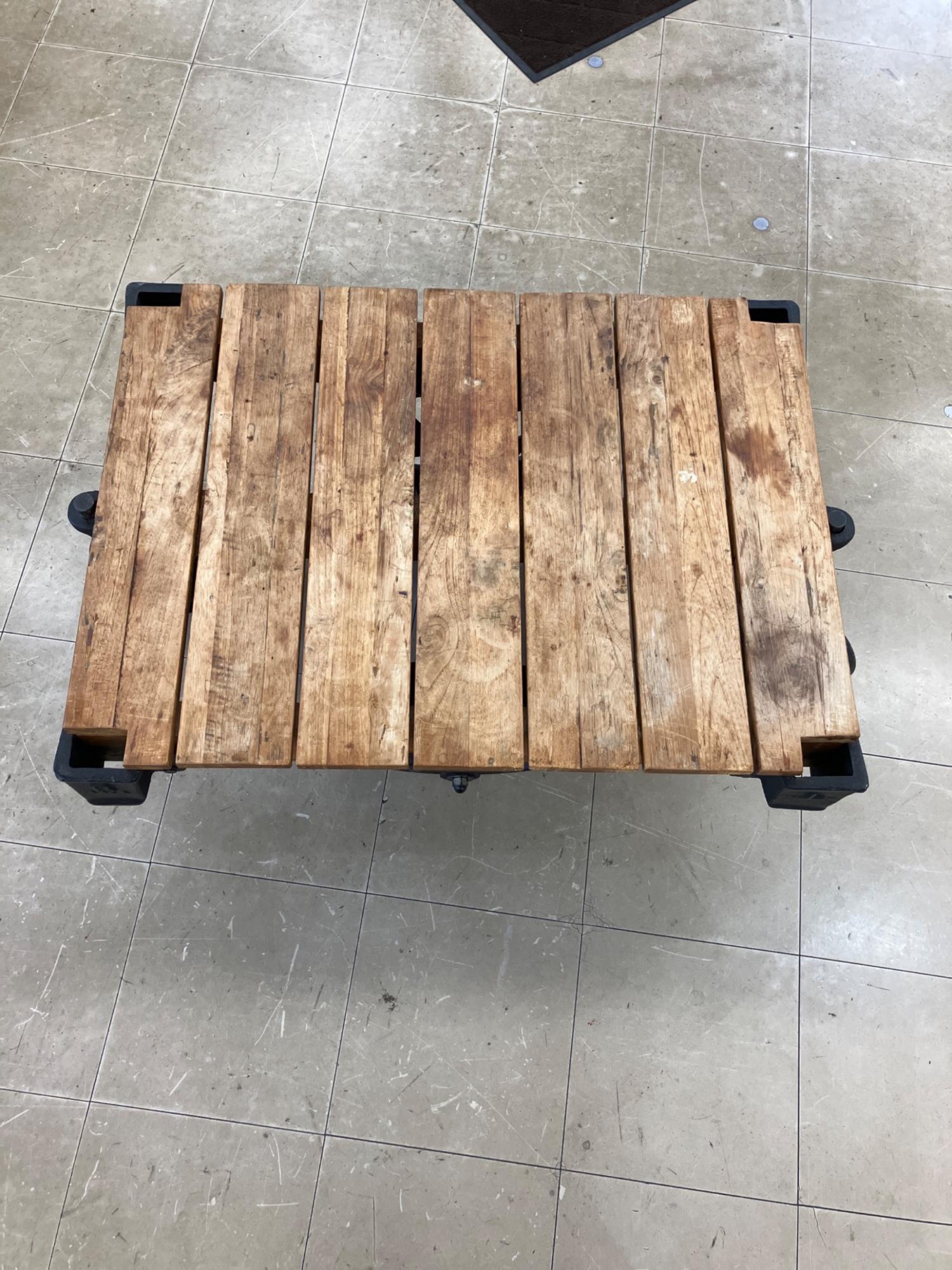 ACME Furniture (アクメファニチャー) ローテーブル GUILD Dolly Table