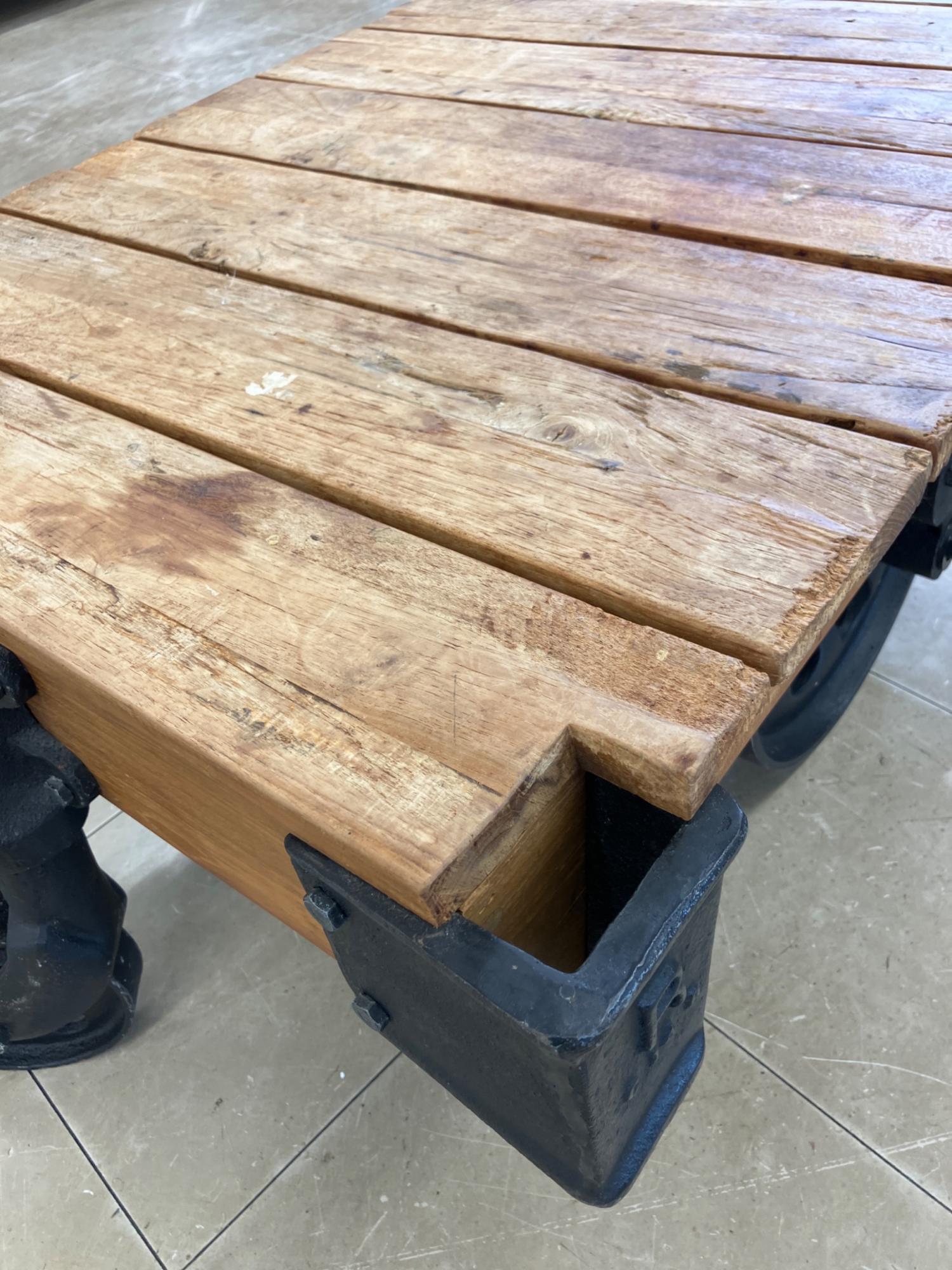 ACME Furniture (アクメファニチャー) ローテーブル GUILD Dolly Table