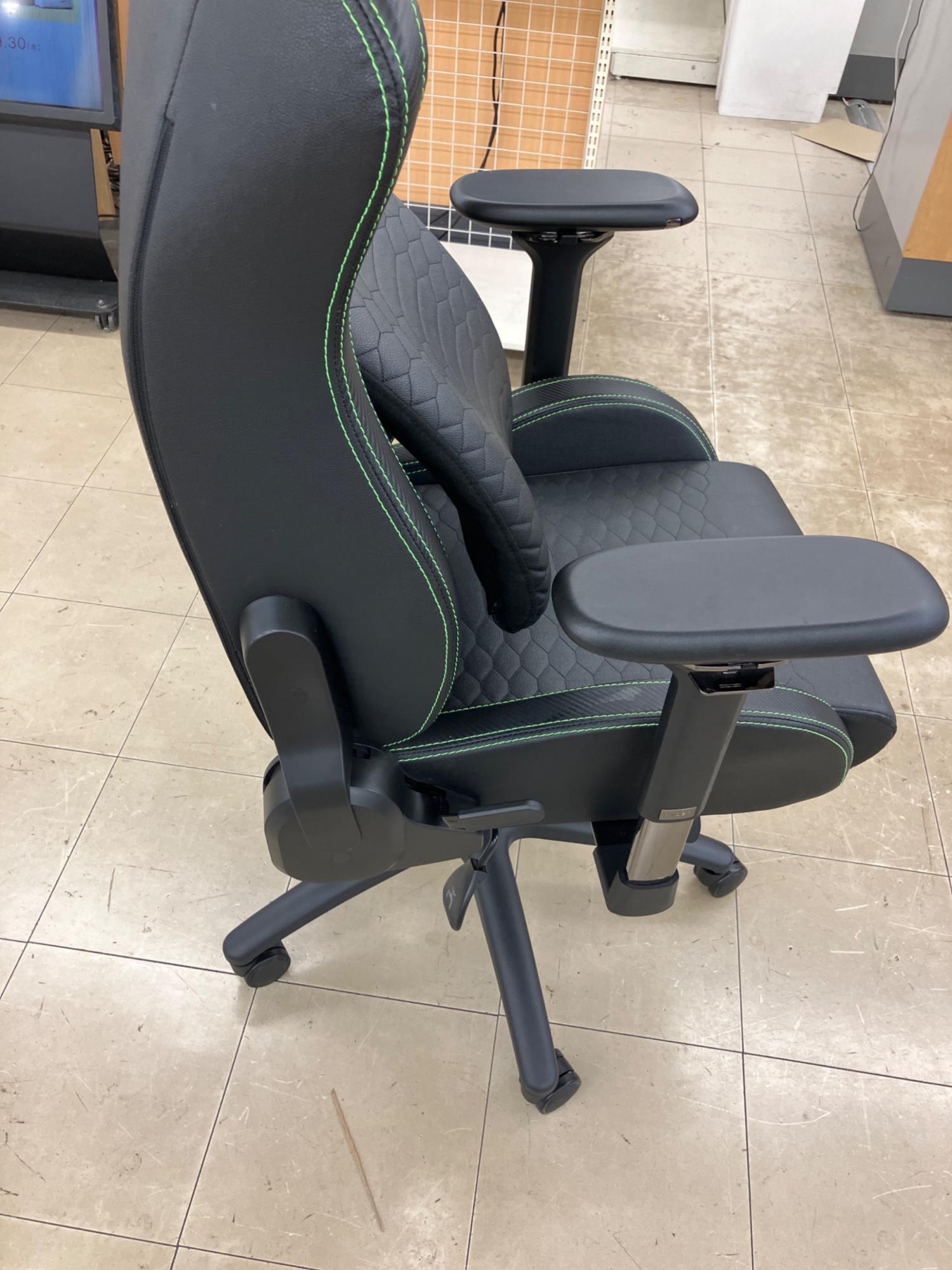 Razer (レイザー) ゲーミングチェア 51476 ブラック×グリーン ISKUR