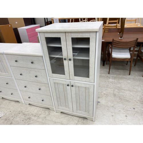 ニトリ キャビネット 4枚扉 リズバレー