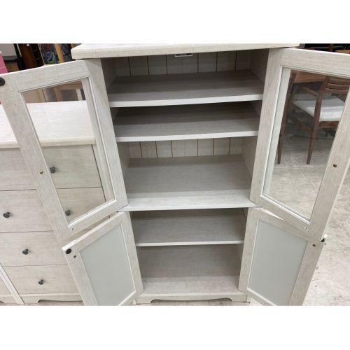 ニトリ キャビネット 4枚扉 リズバレー