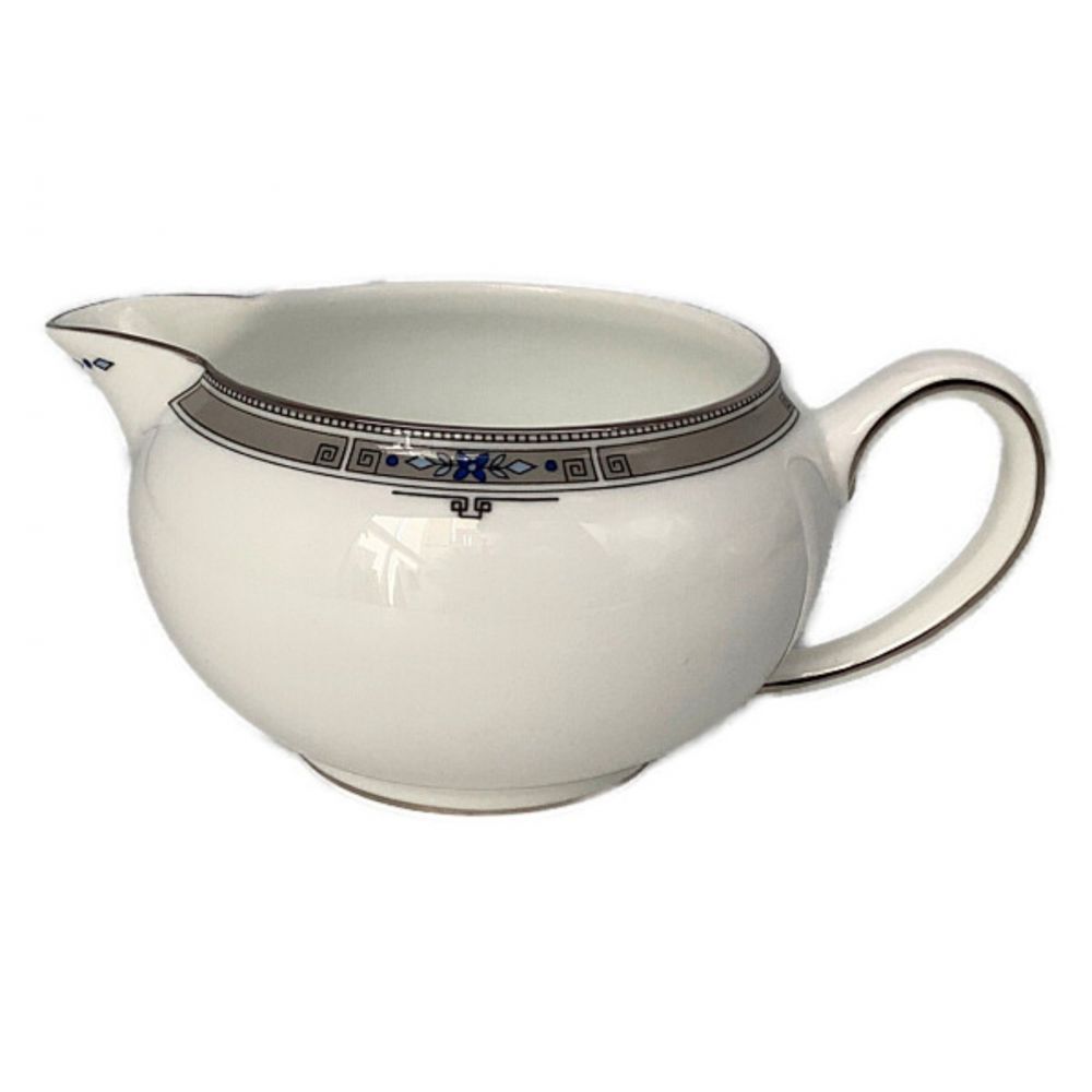 Wedgwood (ウェッジウッド) ミルクポット 黒壺刻印 イングランド製