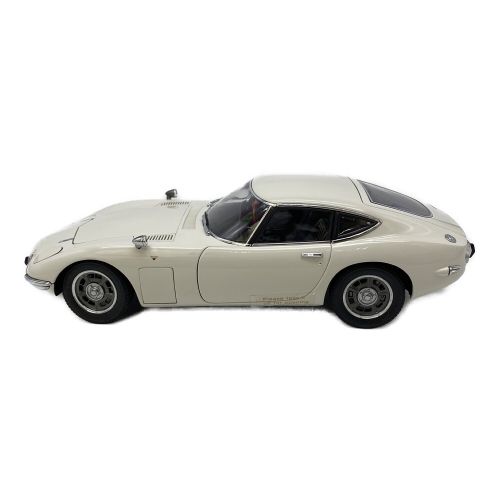 AUTOart (オートアート) モデルカー 外箱ヤケ有 1/18 TOYOTA 2000GT