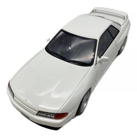 AUTOart (オートアート) モデルカー 外箱ヤケ有 1/18 NISSAN SKYLINE GT-R R32 V-SPEC II