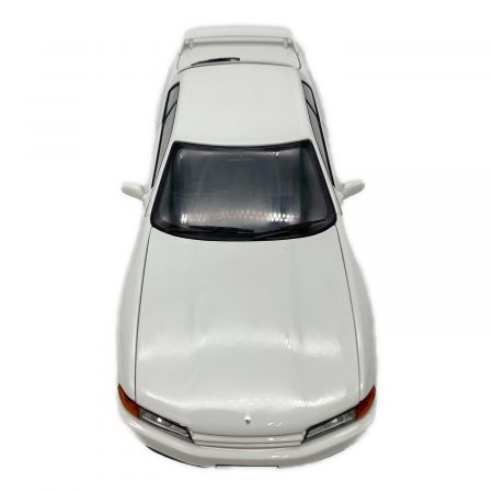 AUTOart (オートアート) モデルカー 外箱ヤケ有 1/18 NISSAN SKYLINE GT-R R32 V-SPEC II