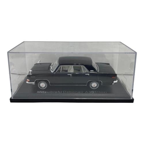 ミニカー ブラック Mitsubishi Debonair A30(1964)