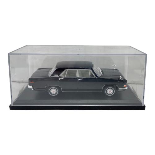 ミニカー ブラック Mitsubishi Debonair A30(1964)