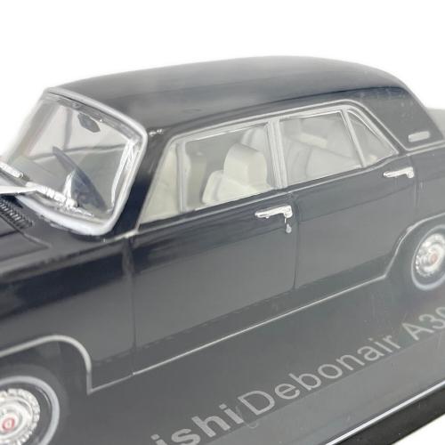 ミニカー ブラック Mitsubishi Debonair A30(1964)