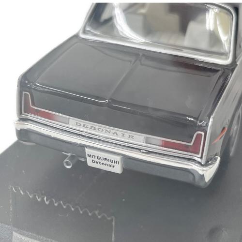 ミニカー ブラック Mitsubishi Debonair A30(1964)
