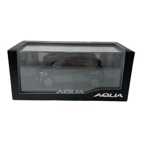 TOYOTA (トヨタ) 模型 209.ブラックマイカ AQUA