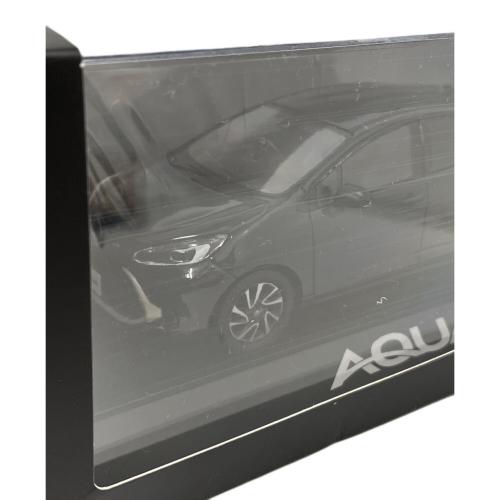 TOYOTA (トヨタ) 模型 209.ブラックマイカ AQUA