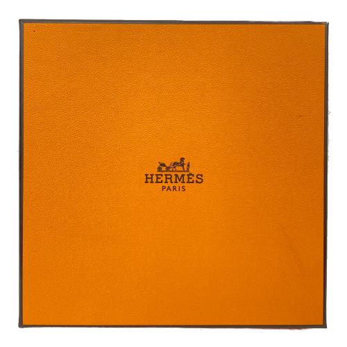 HERMES (エルメス) ハンカチーフ ジャカード Hレリーフ