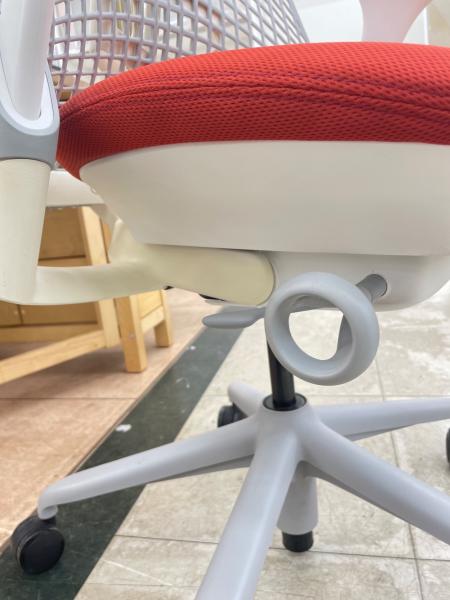 Herman Miller (ハーマンミラー) セイルチェア ホワイト×オレンジ