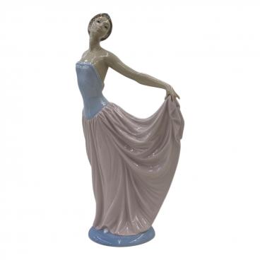 LLADRO (リヤドロ) フィギュリン Courtney（少女コートニー